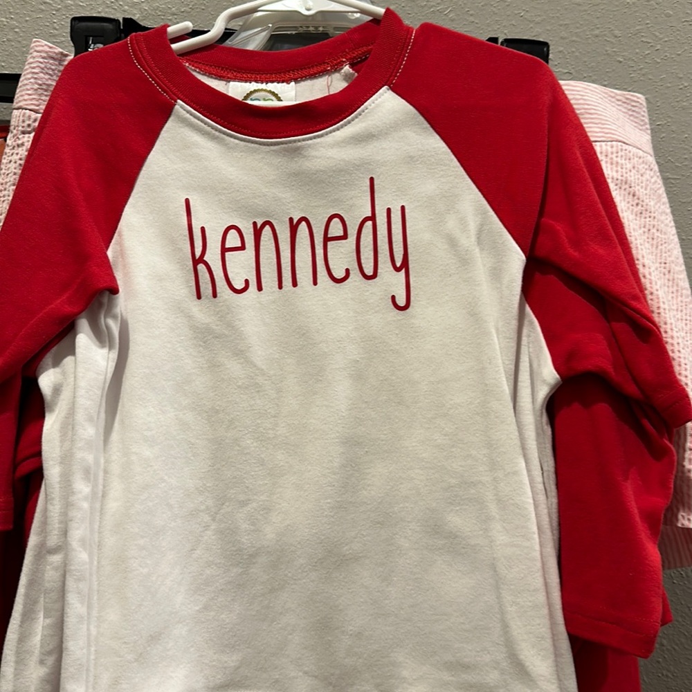 3t raglan “Kennedy